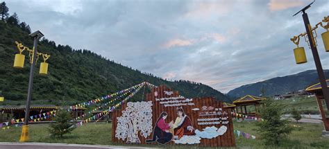 甘孜开始变装了！ 带您看川西最美秋景！ - 甘孜藏族自治州人民政府网站