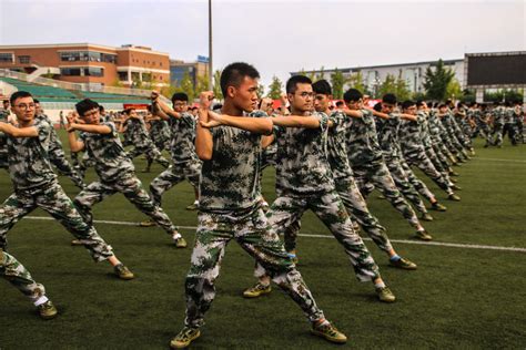 我校举行2020级学生军训汇报表演暨总结表彰大会-广州大学新闻网