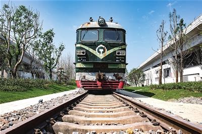 中国最后一列免费的绿皮火车, 好像一下回到了80年代|火车|白石渡|年代_新浪新闻