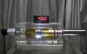 磁致伸缩位移传感器在水晶液压缸应用