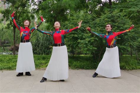 中国文艺网_“国舞今韵”系列舞蹈交流展演活动在澳门举行