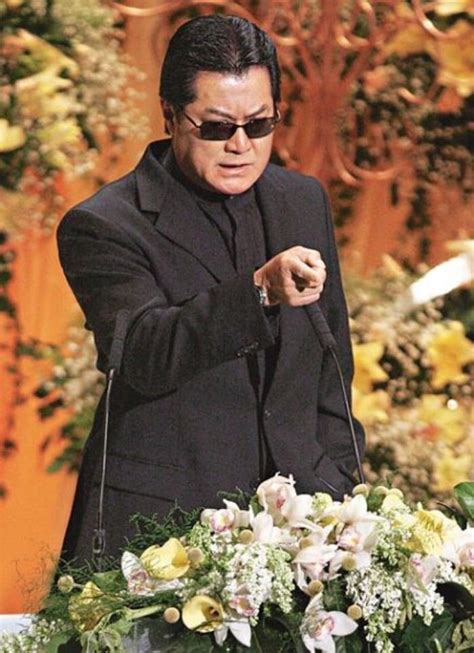 谁才是香港影坛的顶级大佬？邓光荣的“黑色”纵横史