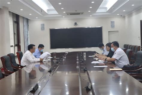 林小明出席市委经济工作会议