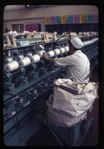 老照片 1978年北京的纺织女工 辛苦工作|纺织|女工|国棉_新浪新闻