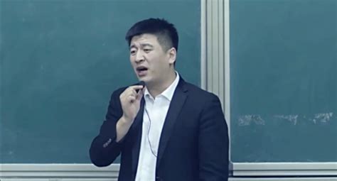 考研老师张雪峰爆笑解读：当网红是一种什么样的体验？_教育_腾讯网
