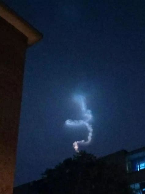 北京上空为何出现“奇怪的云”？可能与这些飞行器有关