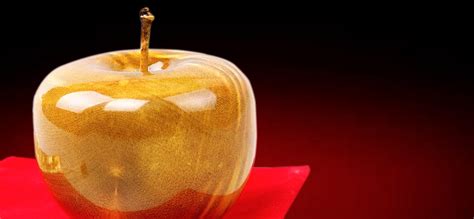 来自太平洋诸岛的水果，东南亚人很喜欢吃，名字奇特叫金苹果