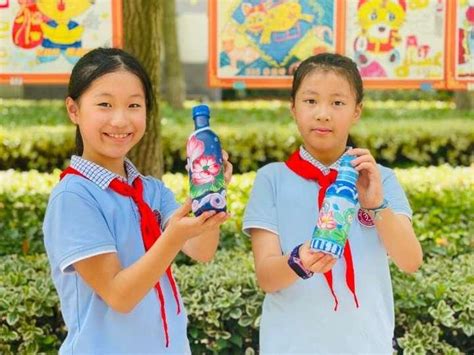 当教师节遇上中秋节，杭州市澎博小学的孩子用这种方式表达对老师的爱