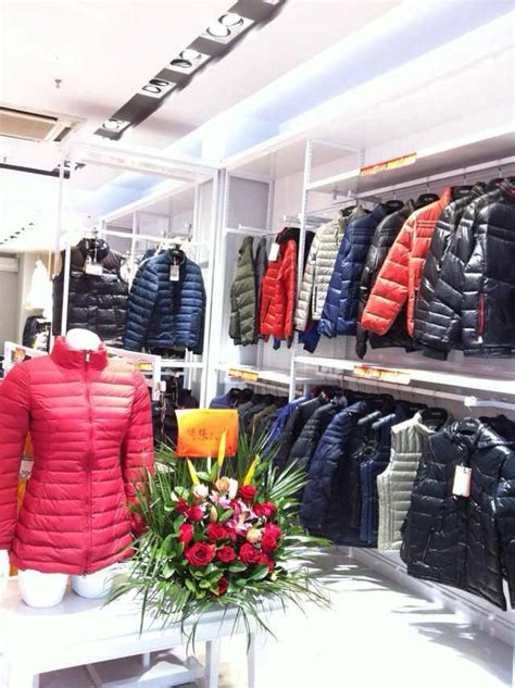 Luxem Outdoors 北京东安市场羽绒买手店_服装店铺_集匠设计网，优质店面设计网站！