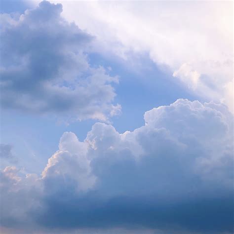 蔚蓝色天空，云朵_高清JPG图片PIC设计素材_墨鱼部落格