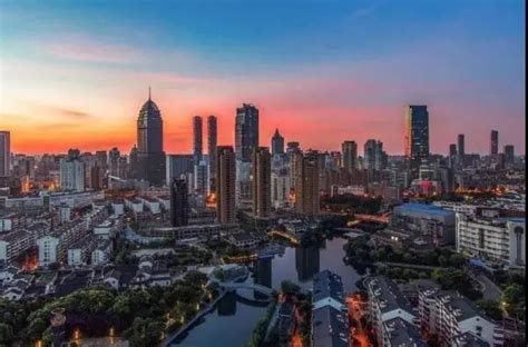 2021年中国百强城市排行榜发布 无锡跻身前十，城市竞争力凸显