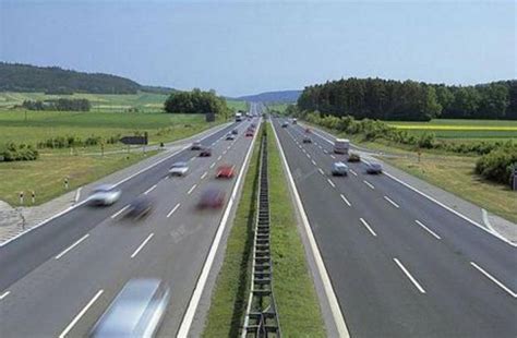 实地探秘，为何德国是全球唯一高速不限速的国家？-新浪汽车