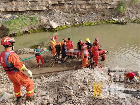 痛心！陕西五名中学生下河野泳，两人不幸溺亡_救援