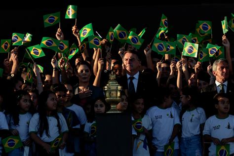 巴西独立两百年，总统从葡萄牙“迎回”首任皇帝心脏