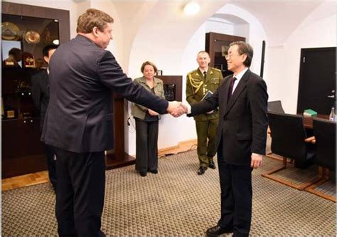 欧洲立陶宛消息:驻立陶宛大使魏瑞兴拜会立陶宛新任国防部长_欧洲网