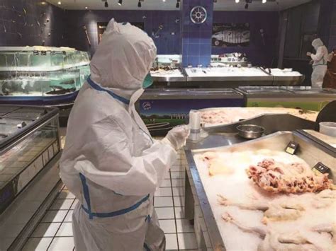 第10次报告在进口冷冻食品外包装及表面样本上检出新冠病毒。为什么进口生鲜外包装上多次发现新冠病毒？ - 知乎