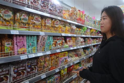 湖北宜昌市民超市购物-人民图片网