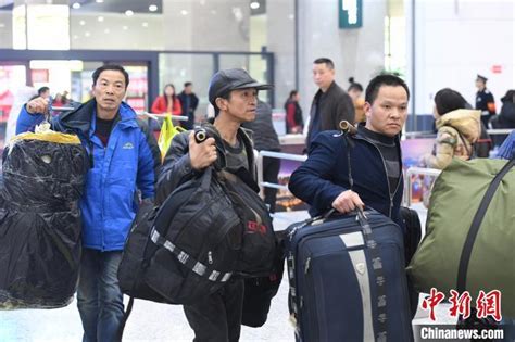 2020年中国春运：旅客踏上回家路