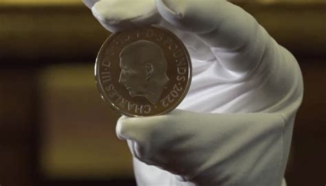 英国公布印有国王查尔斯三世肖像的新硬币 将与原货币共同流通_腾讯视频