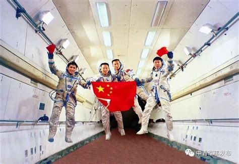 一组珍贵的照片，带你重温中国航天员20年追梦历程-中青在线