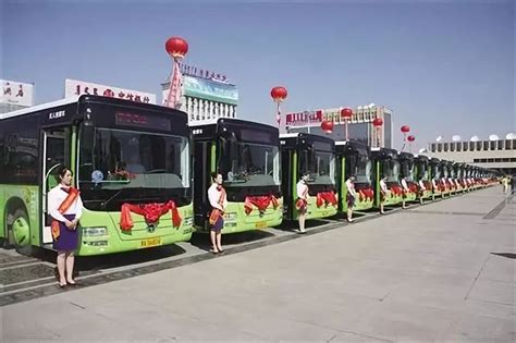 青城记忆：那些年的老公交车见证了呼和浩特的变迁..._乘车