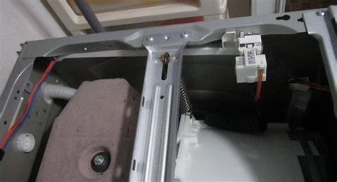 西门子智能iQ100滚筒洗衣机水位传感器拆解、成功增加洗衣水位 - 拆机乐园 数码之家