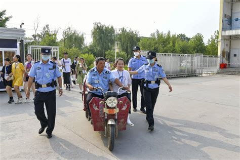 广州警方：护送448名高考生、加急制发782张证件！