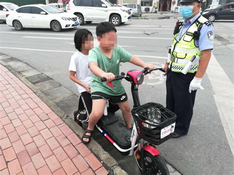 10岁男童偷骑电动车带着小姐姐“兜风”被查纠-大河网