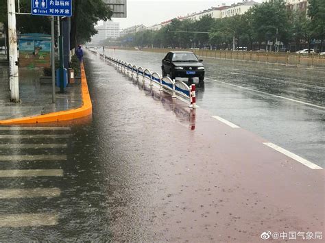 8月13日凌晨，辽宁盘锦市开展人工增雨作业，全市出现降雨天气