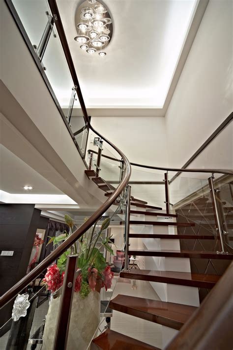 别墅客厅楼梯设计_装修图片-保障网装修效果图