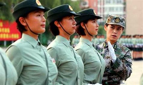 高清:解放军驻西藏部队成立首个女兵侦控站--军事--人民网