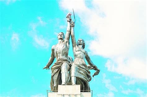 苏联雕像“工人与集体农庄女庄员”的往事