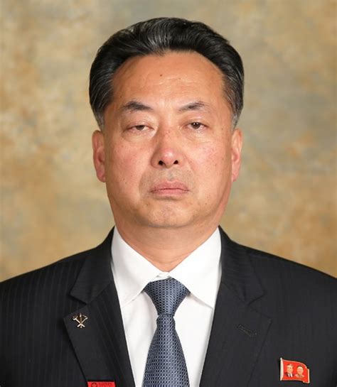 历史上的今天2月12日_1997年前朝鲜最高人民会议议长黄长烨向大韩民国大使馆寻求政治庇护。