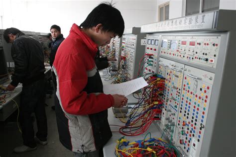郑州铁路职业技术学院电工综合实训室