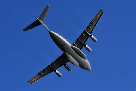 运20顺利完成溅水试验 为国内首款开展该项试验的军用飞机