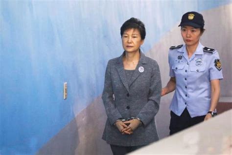 朴槿惠“国情院受贿案”辩护，为啥还是由法院指派国选律师？ - 知乎