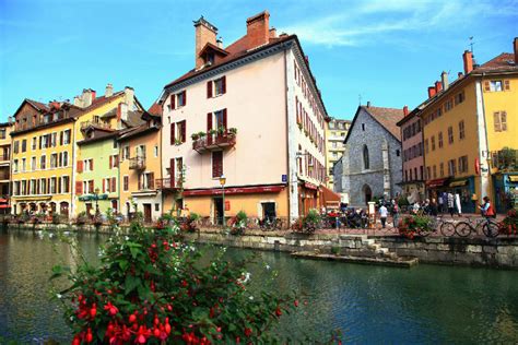 法国最美小镇的优美环境与惬意生活 _移民11
