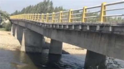 湖北黄冈一大桥桥面下沉引桥错位已禁行，耗资5000万仅投用7年__财经头条
