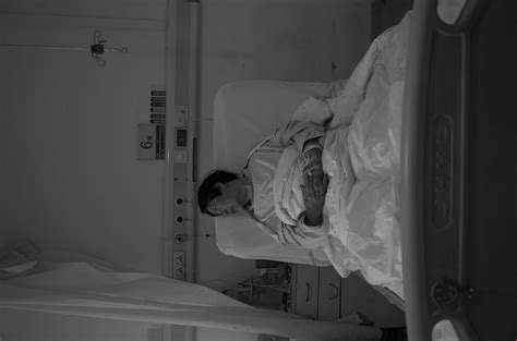 母亲住院的时光|摄影|人文/纪实|本来与未来 - 原创作品 - 站酷 (ZCOOL)
