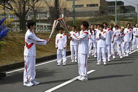 等了一年！东京奥运会圣火传递正式启动|东京奥运|火炬|圣火传递_新浪新闻