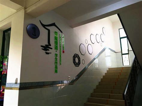 上海大学明亮教室走廊高清图片下载-正版图片500497095-摄图网
