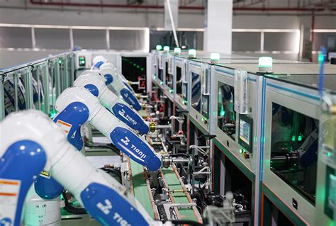 CNC自动化取放料 – 工业机器人_scara机器人_六轴机器人-【天机智能官网】