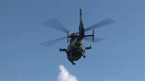 AH-64 阿帕奇 攻击直升机特技 - 爱空军 iAirForce
