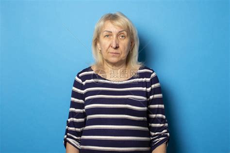 老年女人,在之间,足,70多岁,80岁以上,韧带,水平画幅,高视角,腿,拇趾囊肿胀摄影素材,汇图网www.huitu.com