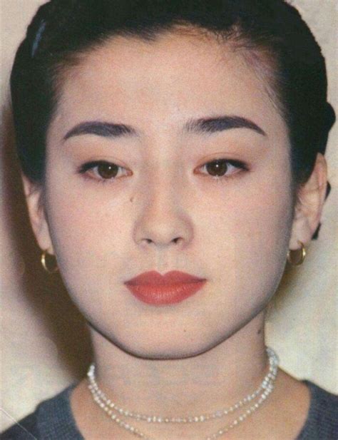 上个世纪日本传奇女星，17岁宫泽理惠被亲妈迫害，拍色情写真，23岁自杀未遂，如今..... - 知乎