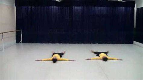 中国舞考级测评教材7级现代舞（地面练习）_腾讯视频
