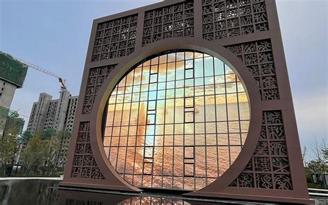 龙岗华南城-飞天梯-银瀚玉屏显示系列-深圳市银幕光电科技有限公司