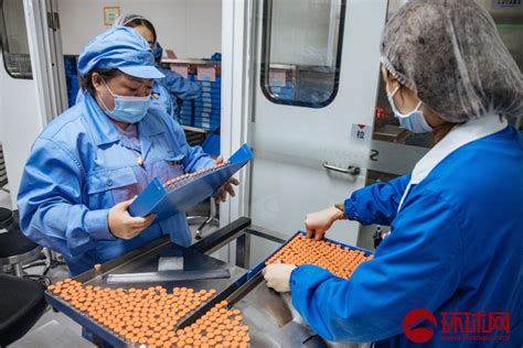 一分钟最多灌装600剂！记者探访新冠疫苗生产车间 - 世相 - 新湖南