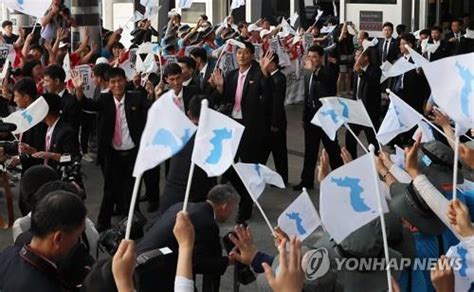 韩朝工人足球赛朝方代表团结束所有日程返朝_国际新闻_新闻_齐鲁网