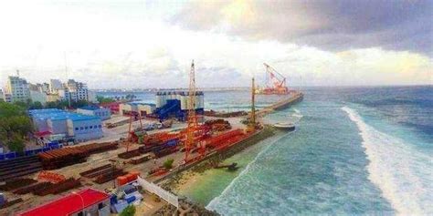 中国人帮马尔代夫修了一座桥，成为了马尔代夫第一座桥！|马尔代夫|中国人|友谊大桥_新浪新闻